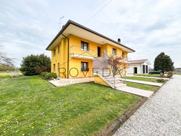 casa indipendente in vendita a Preganziol in zona Alle Grazie