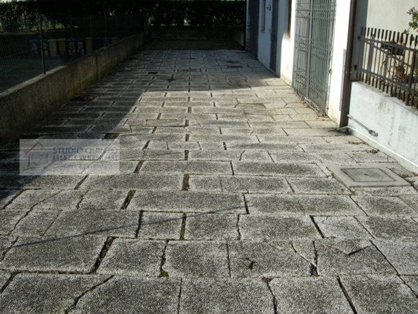 locale di sgombero in vendita a Quinto di Treviso