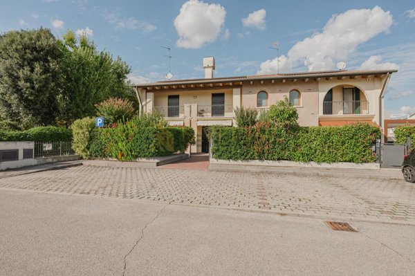 casa indipendente in vendita a Quinto di Treviso in zona Santa Cristina