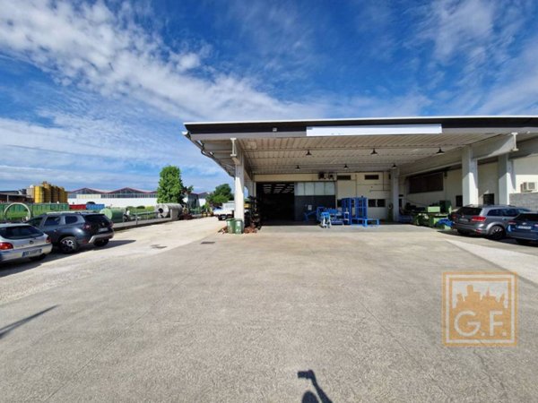 locale commerciale in vendita a Quinto di Treviso