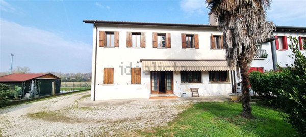 casa indipendente in vendita a Quinto di Treviso in zona Santa Cristina