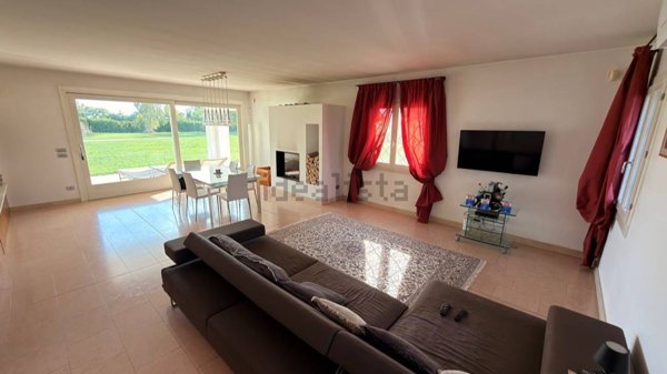 casa indipendente in vendita a Quinto di Treviso in zona Santa Cristina