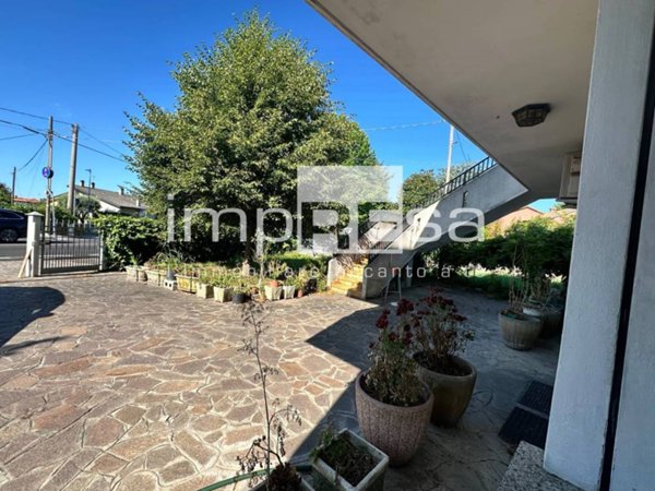casa indipendente in vendita a Refrontolo