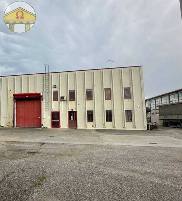 capannone in vendita a Refrontolo