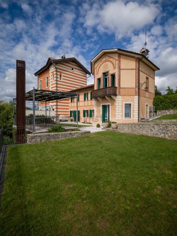 casa indipendente in vendita a Refrontolo