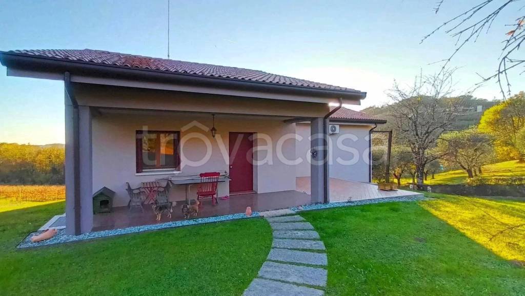 casa indipendente in vendita a Refrontolo