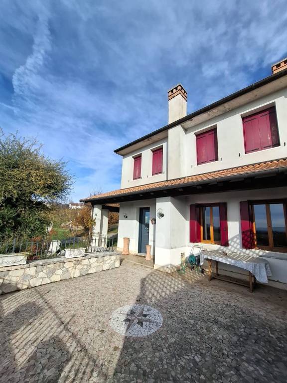 casa indipendente in vendita a Refrontolo