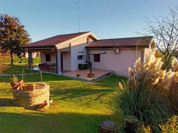 casa indipendente in vendita a Refrontolo
