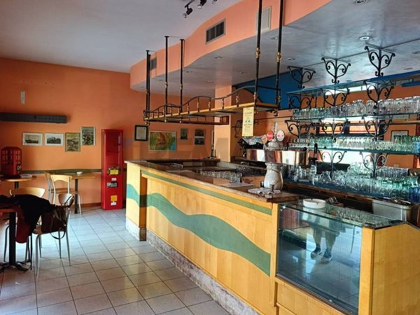 locale commerciale in vendita a Refrontolo