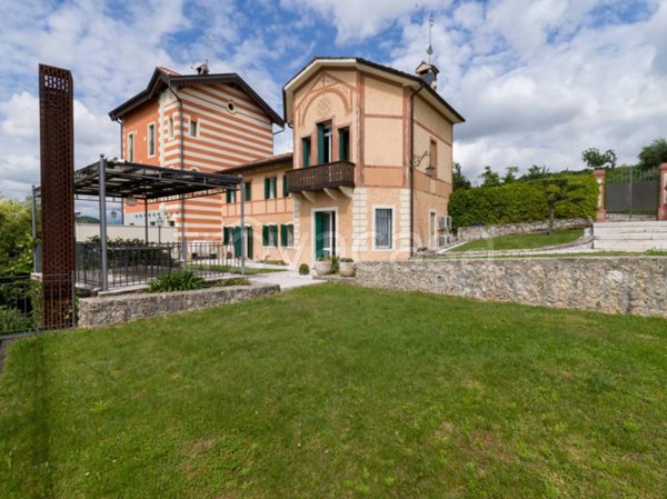 casa indipendente in vendita a Refrontolo