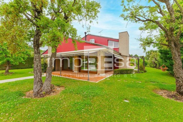 casa indipendente in vendita a Refrontolo