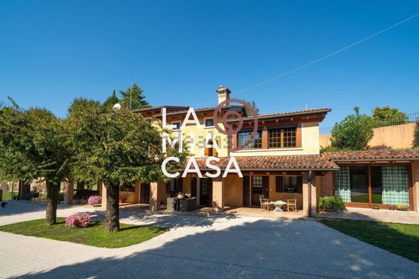 casa indipendente in vendita a Refrontolo