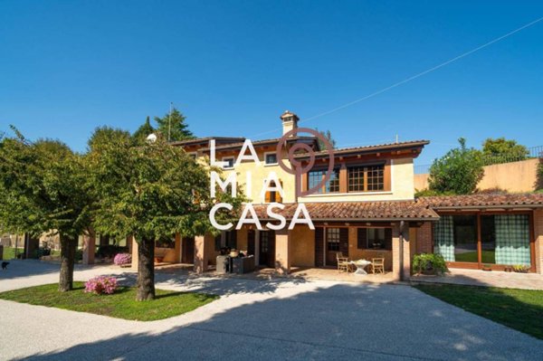 casa indipendente in vendita a Refrontolo