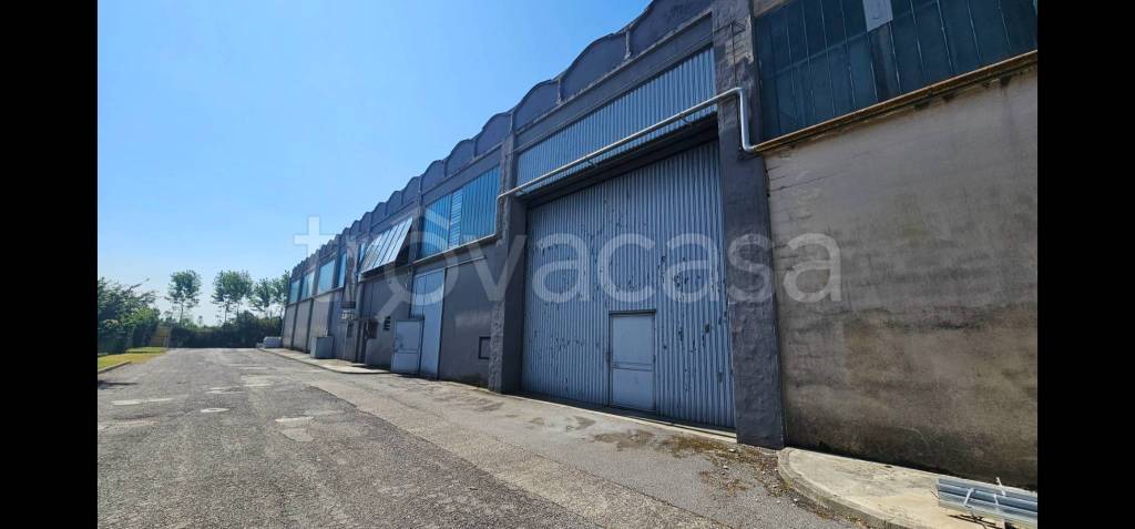 locale commerciale in vendita a Resana