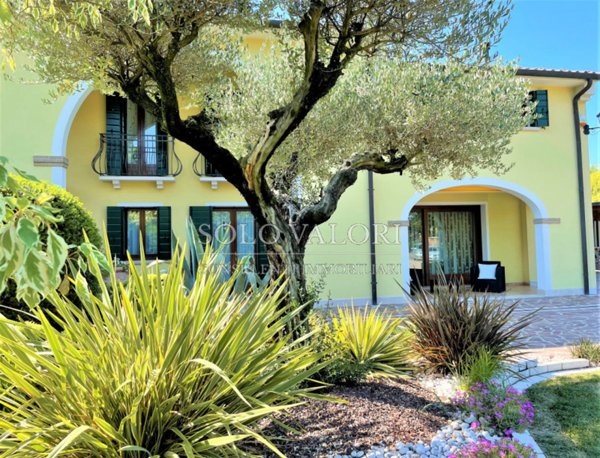 casa indipendente in vendita a Resana in zona Castelminio