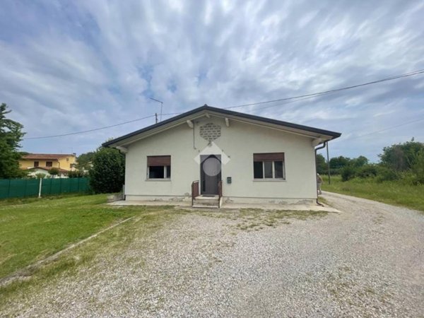 casa indipendente in vendita a Resana in zona Castelminio