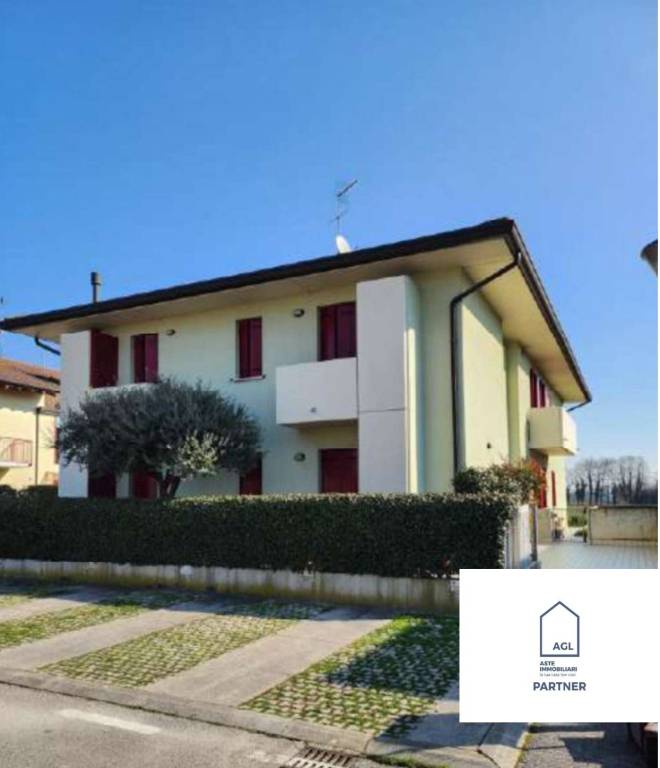 appartamento in vendita a Resana in zona Castelminio