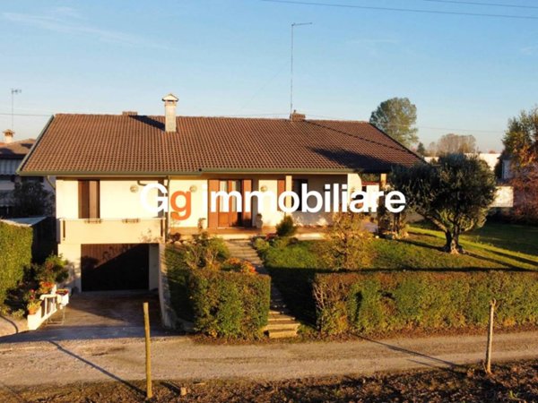 casa indipendente in vendita a Resana in zona Castelminio