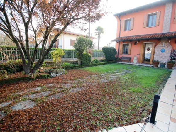 casa indipendente in vendita a Resana