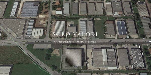 capannone in vendita a Resana