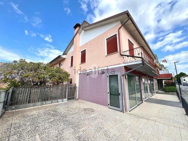 casa indipendente in vendita a Resana in zona Castelminio