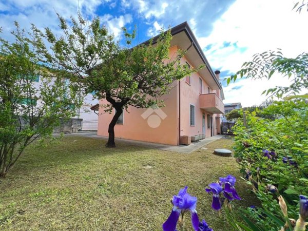 casa indipendente in vendita a Resana in zona Castelminio