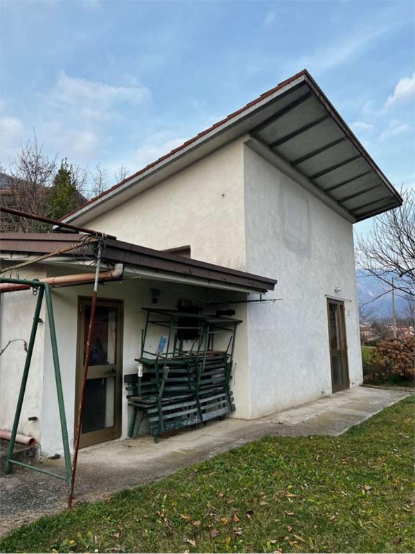 casa indipendente in vendita a Revine Lago in zona Revine