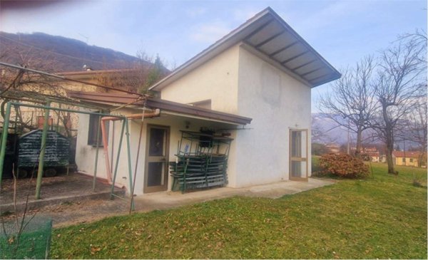 casa indipendente in vendita a Revine Lago in zona Revine