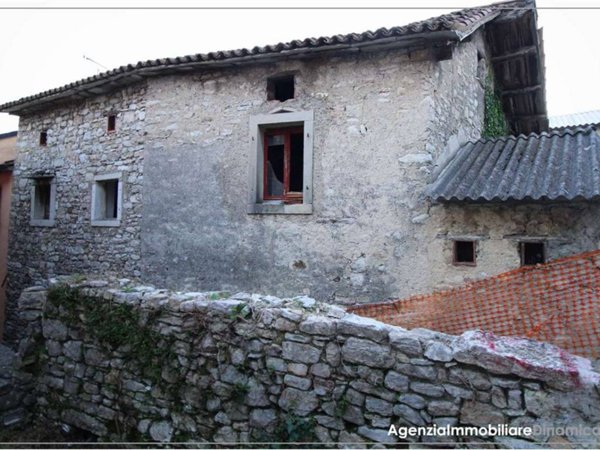 appartamento in vendita a Revine Lago in zona Lago
