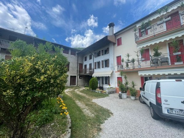 casale in vendita a Revine Lago in zona Lago