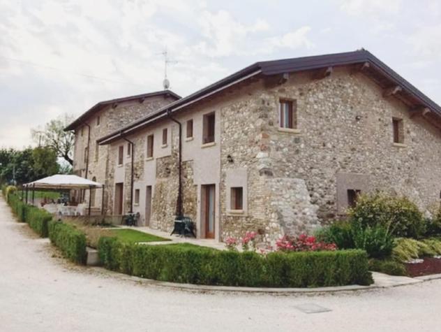 negozio in vendita a Revine Lago in zona Lago