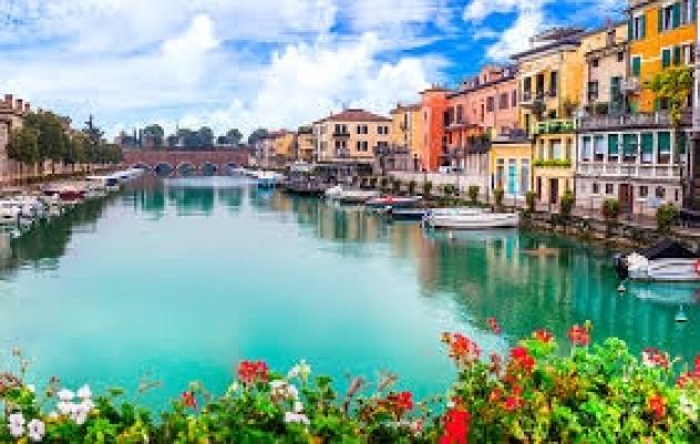 negozio in vendita a Revine Lago in zona Lago
