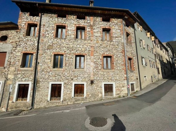 casa indipendente in vendita a Revine Lago in zona Revine