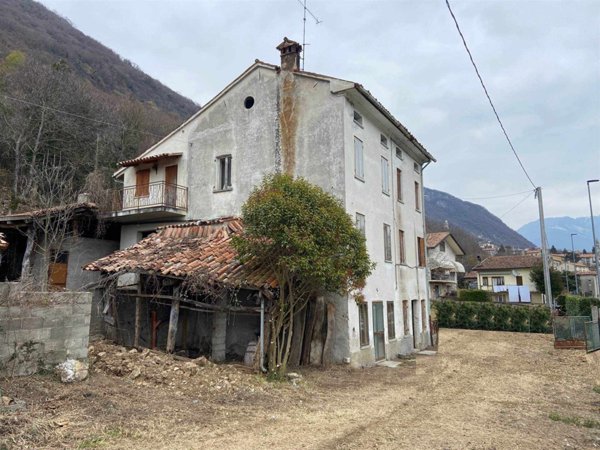 casa indipendente in vendita a Revine Lago