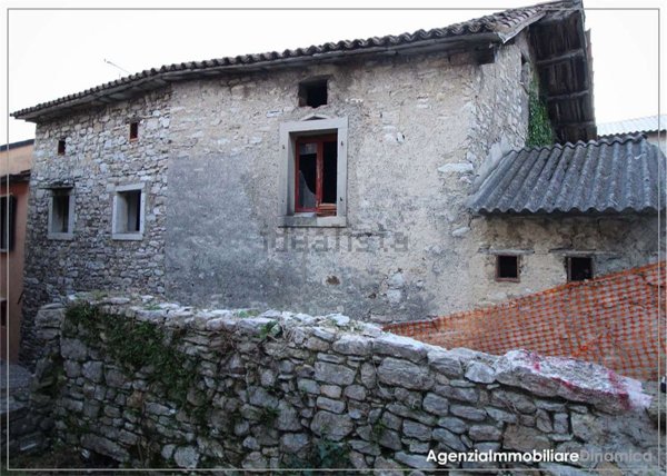 appartamento in vendita a Revine Lago in zona Lago