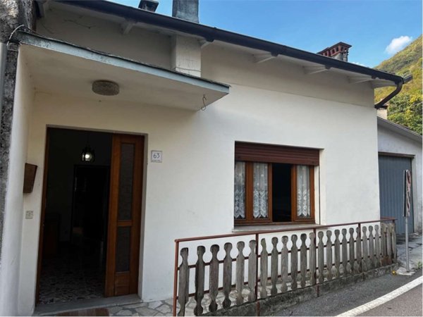 casa indipendente in vendita a Revine Lago in zona Revine