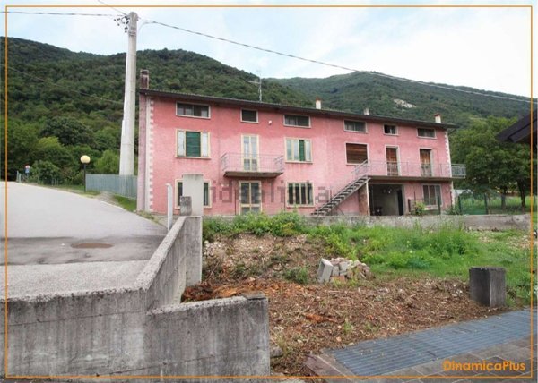 appartamento in vendita a Revine Lago in zona Santa Maria