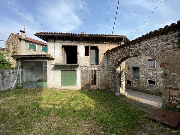 casale in vendita a Revine Lago