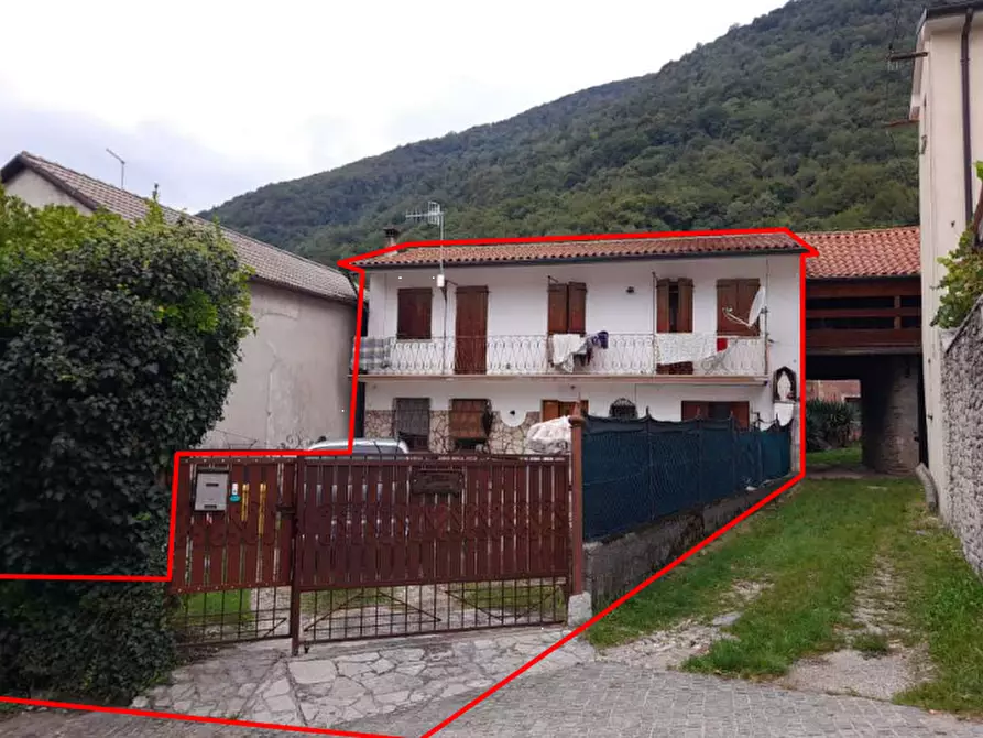 casa indipendente in vendita a Revine Lago in zona Santa Maria