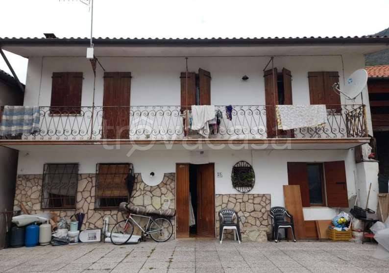 casa indipendente in vendita a Revine Lago in zona Santa Maria