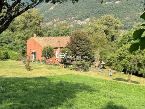 casa indipendente in vendita a Revine Lago in zona Revine