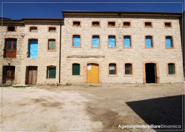 appartamento in vendita a Revine Lago in zona Lago