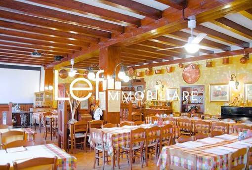 intera palazzina in vendita a Revine Lago in zona Lago