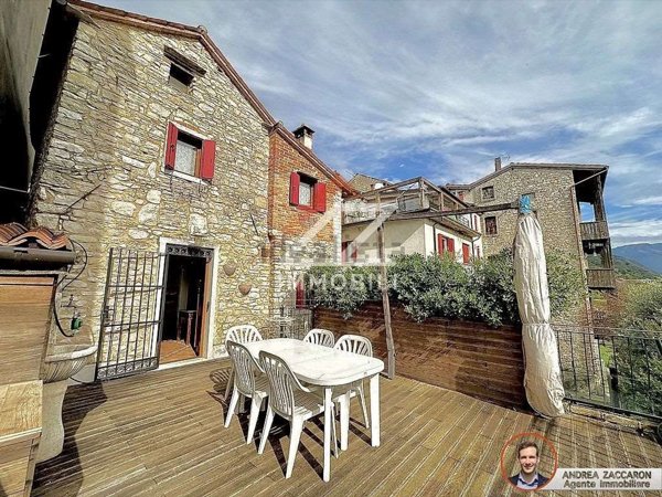 pentavano in vendita a Revine Lago