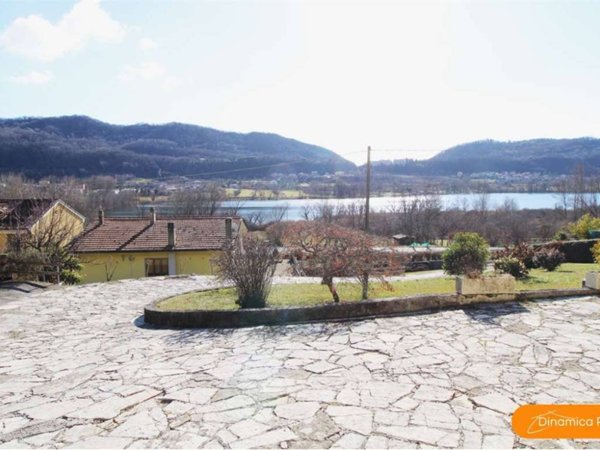 casa indipendente in vendita a Revine Lago in zona Santa Maria