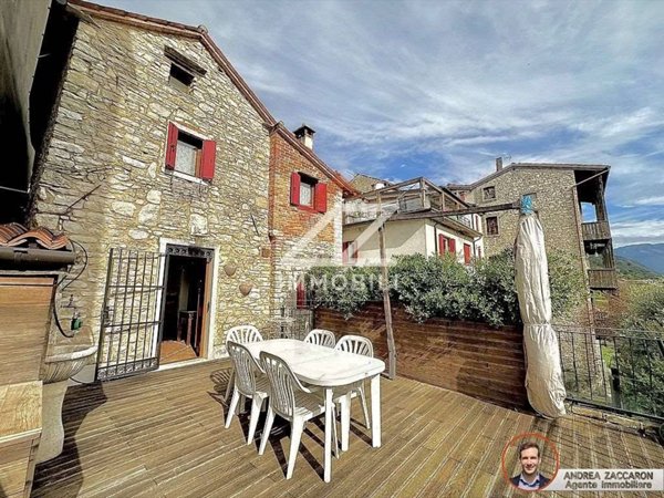 casa indipendente in vendita a Revine Lago