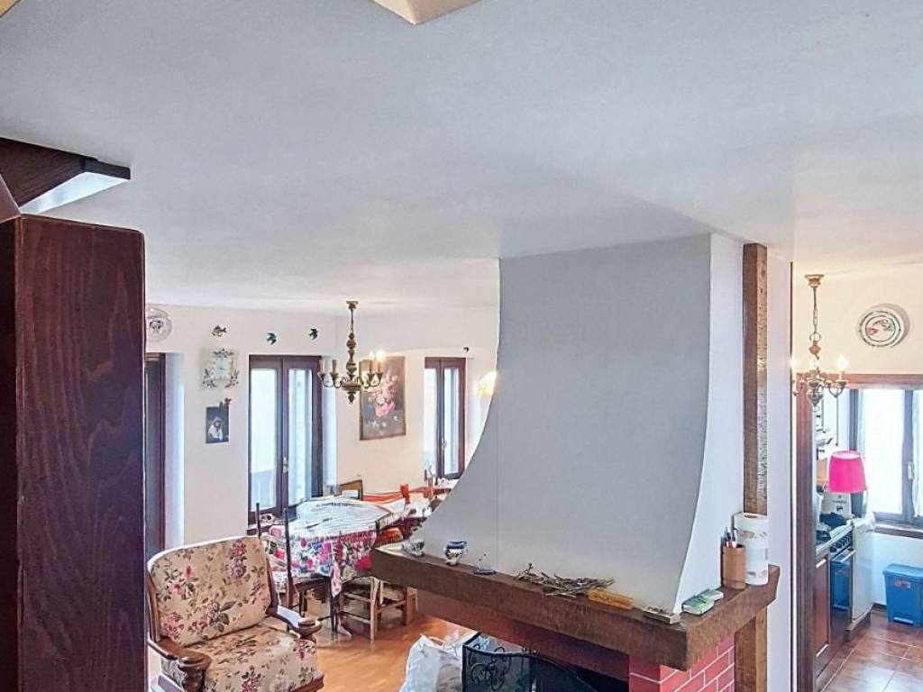 appartamento in vendita a Revine Lago in zona Revine