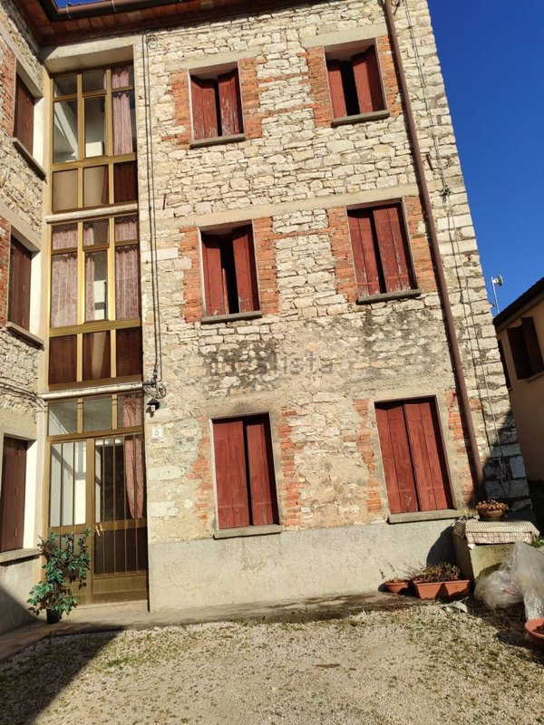 casa indipendente in vendita a Revine Lago