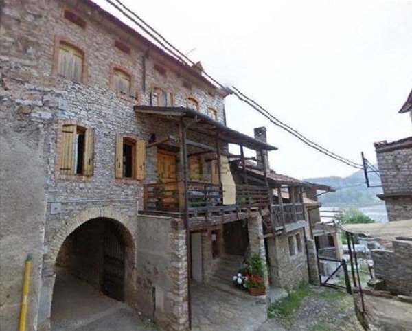 appartamento in vendita a Revine Lago in zona Lago