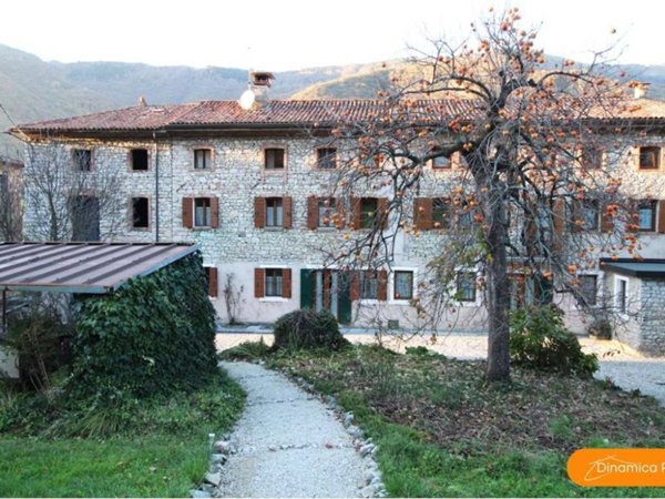 casa indipendente in vendita a Revine Lago